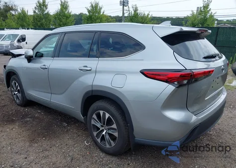 2021 Toyota Highlander Xle z USA, uszkodzony, nr VIN 5TDGZRBH4MS082393